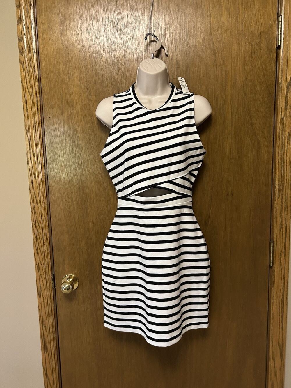 NEW Express size 8 Dress Cut-Out Black & White Short Stripe Summer $69.90 F26